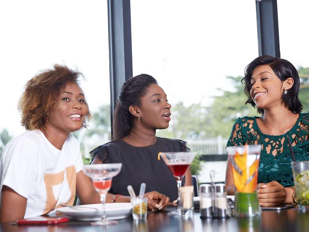 Novotel Abidjan Plateau Étterem fotó