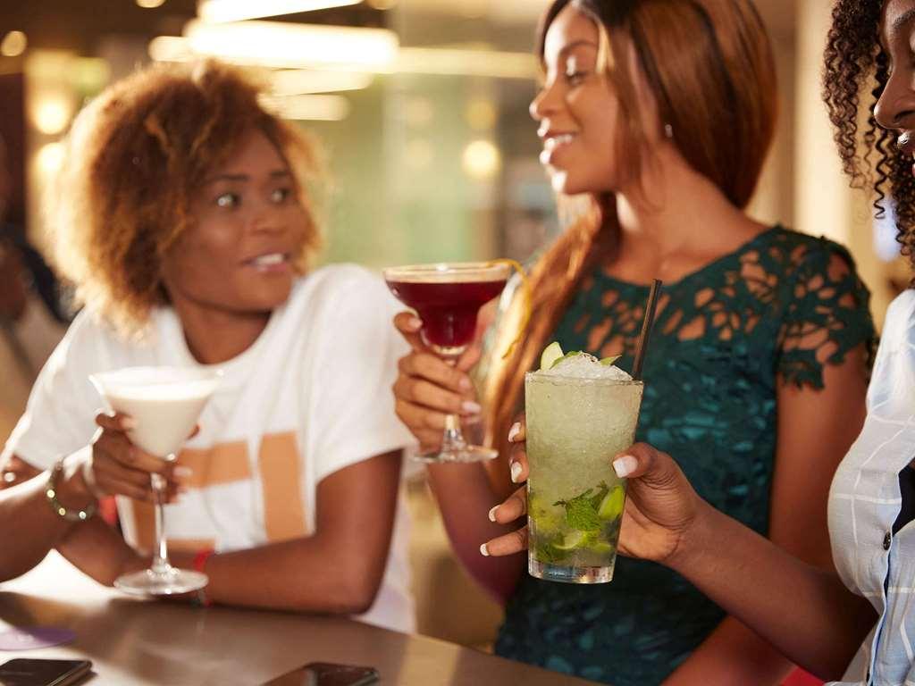 Novotel Abidjan Plateau Étterem fotó